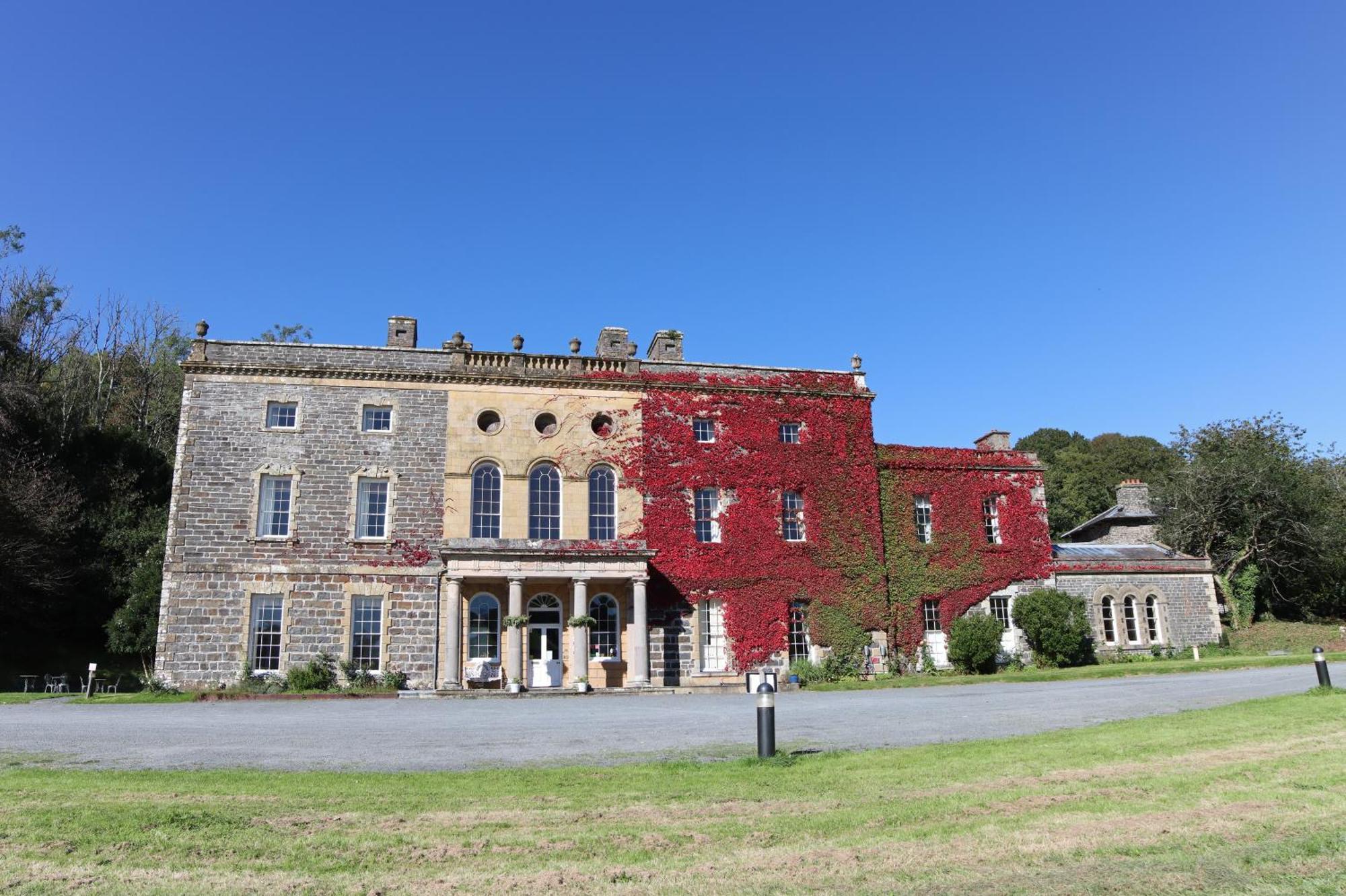 آبيريستويث Plas Nanteos Mansion المظهر الخارجي الصورة